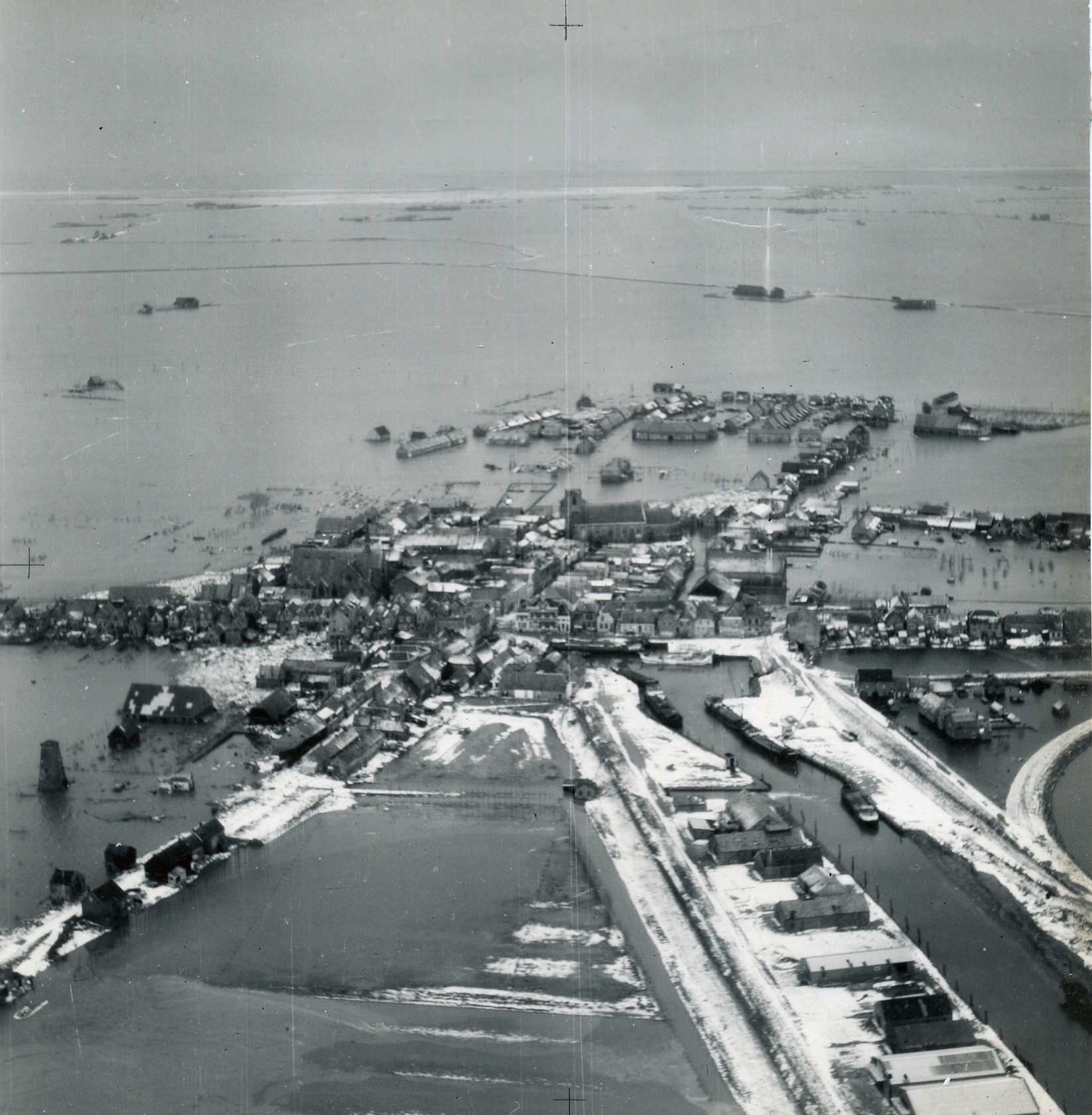 Luchtfoto van Oude-Tonge